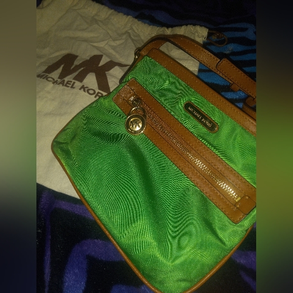 Michael Kors Kempton Palm Green Nylon Cross Body - Picture 5 of 8
